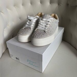 Betsey Johnson Women's Sidny Platform Sneakers Size 8.5